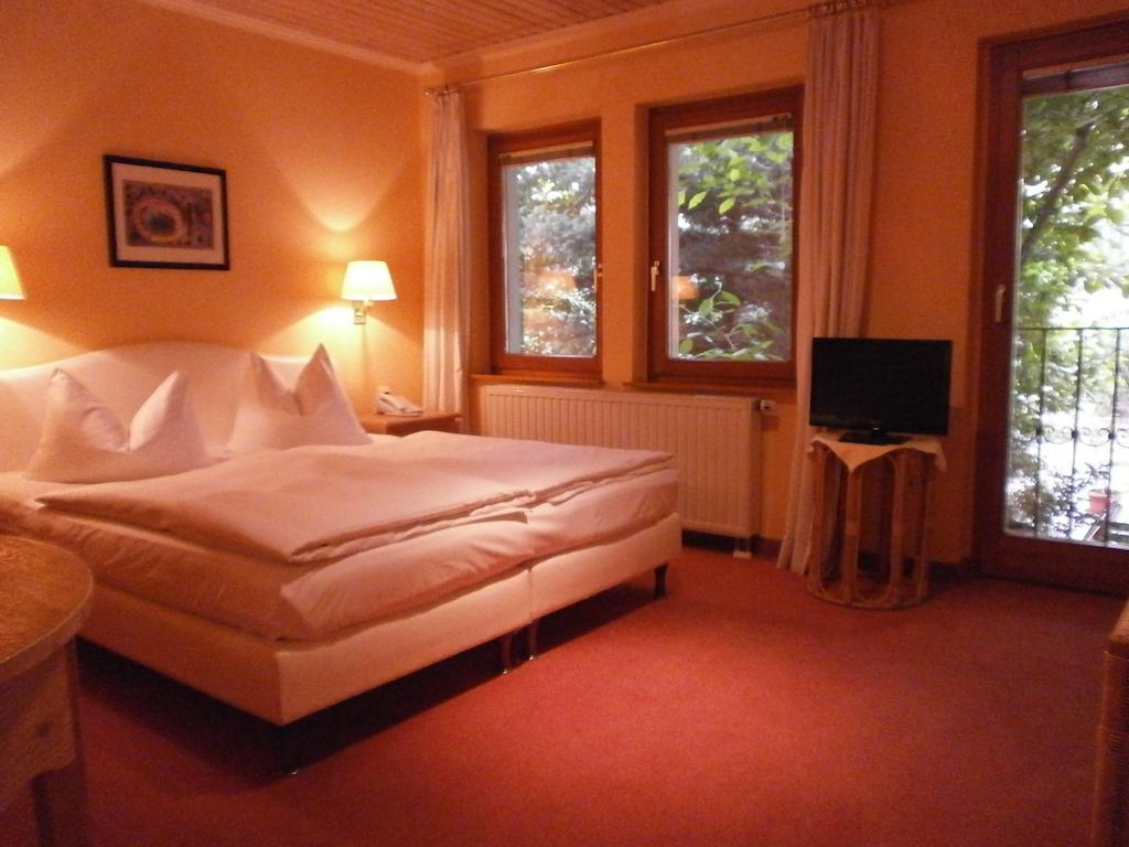 Gasthof Und Landhotel Zur Ausspanne Klipphausen Cameră foto