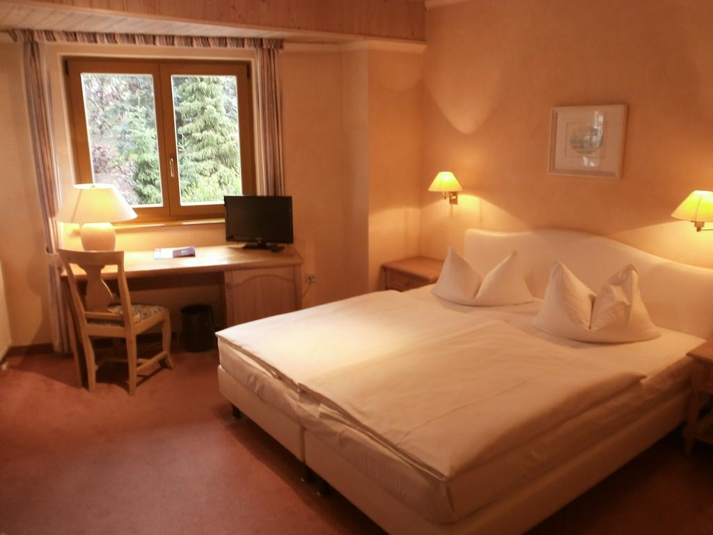 Gasthof Und Landhotel Zur Ausspanne Klipphausen Cameră foto