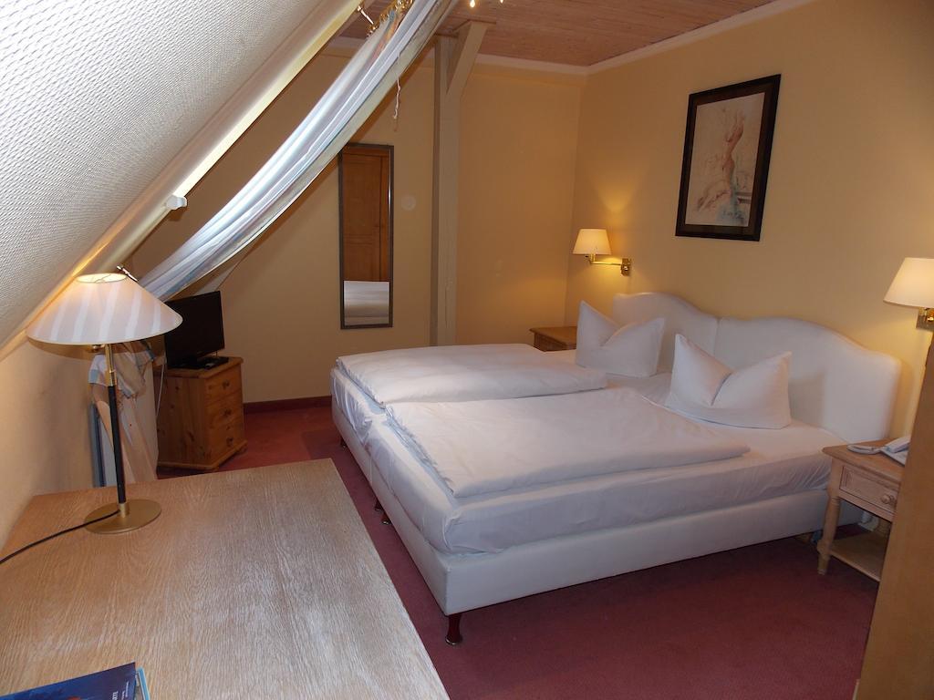 Gasthof Und Landhotel Zur Ausspanne Klipphausen Cameră foto